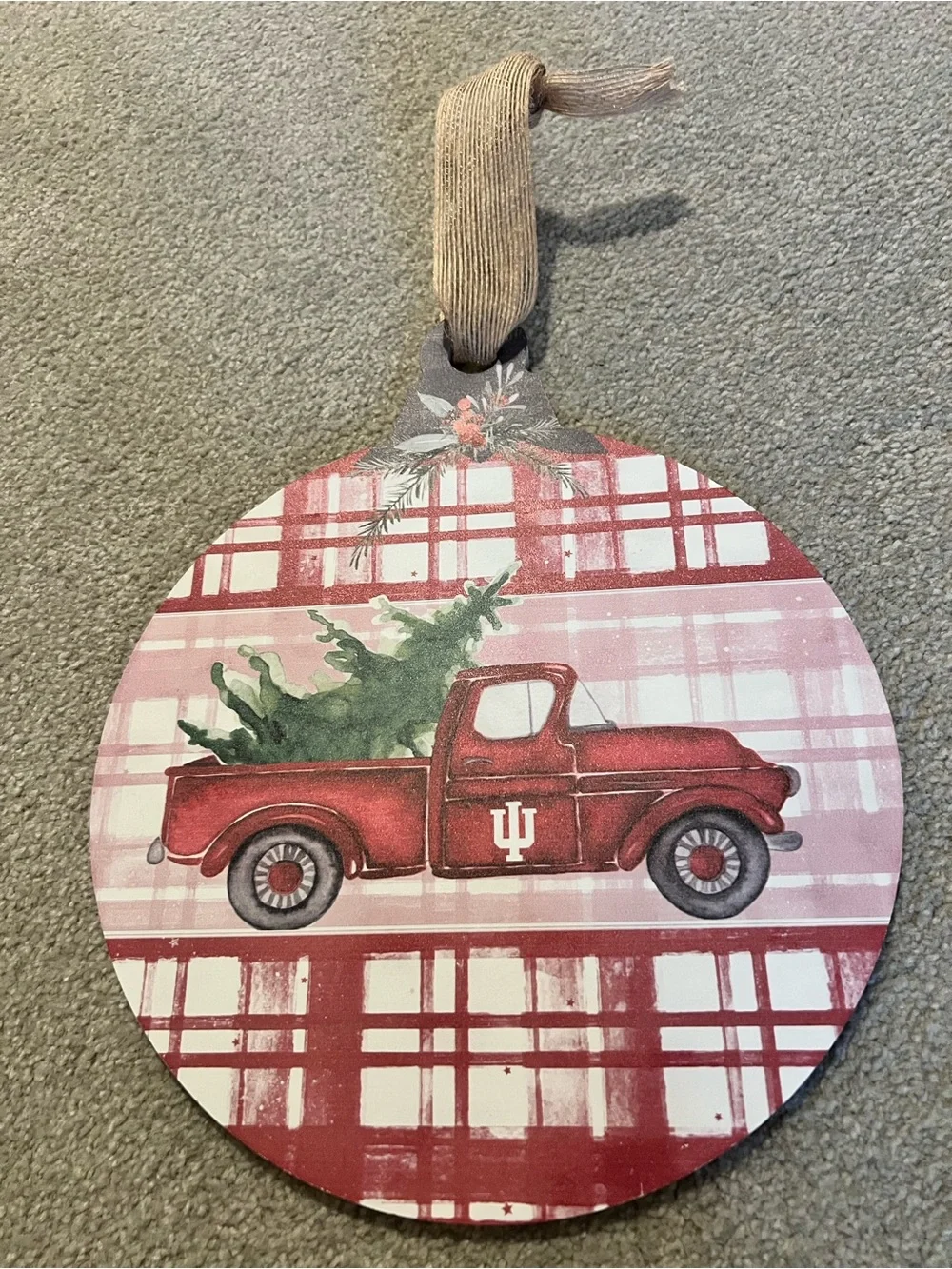 Indiana University Hoosiers Red and White Wall Decor Set & Hat